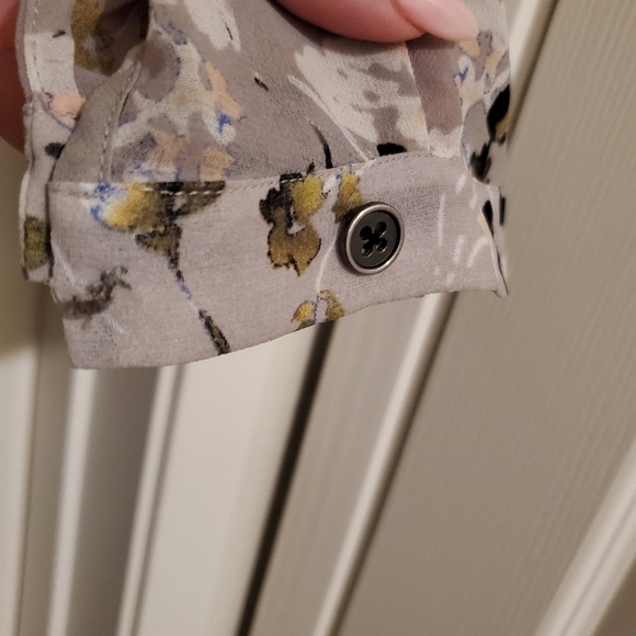 CABI 5204 Matinee Sheer Button Down Blouse S - Picture 8 of 8